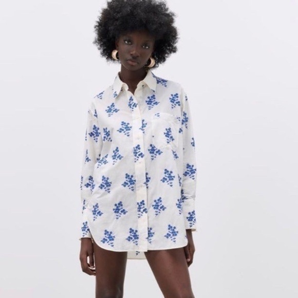 Zara White Button Down Embroidered Oversized Shirt Flowers Size Small - Picture 3 of 15